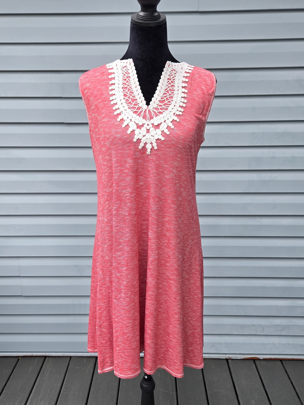 Max Studio Crochet Lace Trim Split Neck Shift Dress Coral Pink Heathered XS